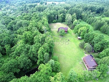 Сдается 2-этажный дом, 323 м²