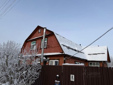 Сдается 2-этажный дом, 200 м²