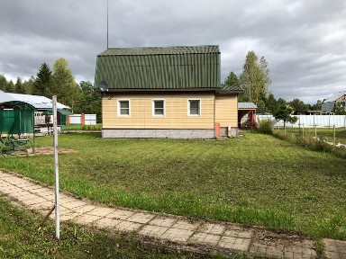 Сдается 2-этажный дом, 160 м²