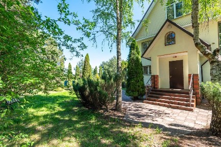 Сдается 3-этажный коттедж, 453,7 м²