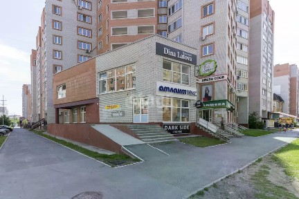 Продается торговая площадь, 303 м²