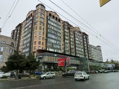 Продается 3-комн. квартира, 150 м²