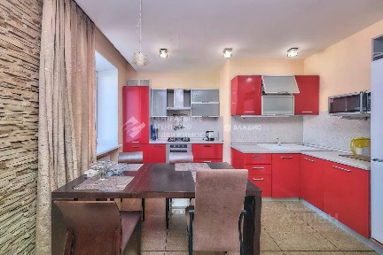 Сдается 4-комн. квартира, 100 м²