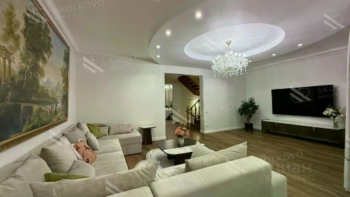 Сдается многокомнатная квартира, 270 м²