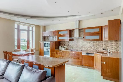 Сдается 3-комн. квартира, 150 м²