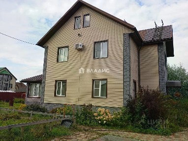 Продается 2-этажный дом, 142,3 м²