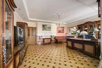 Продается 4-комн. квартира, 117 м²