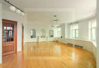 Сдается 4-комн. квартира, 165 м²