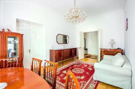 Сдается 4-комн. квартира, 105 м²