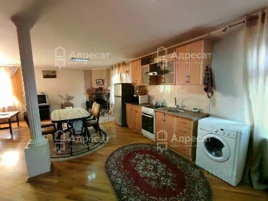 Сдается 3-этажный дом, 130 м²
