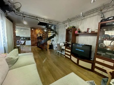 Продается 4-комн. квартира, 124,5 м²