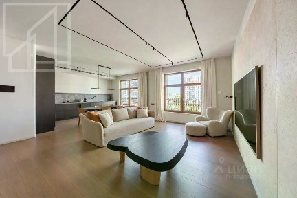 Сдается 3-комн. квартира, 140 м²