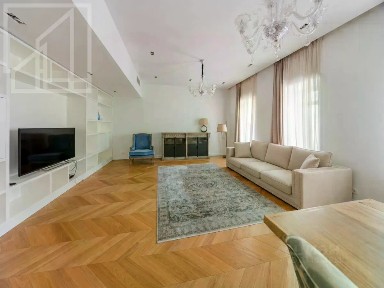 Сдаются 3-комн. апартаменты, 140 м²