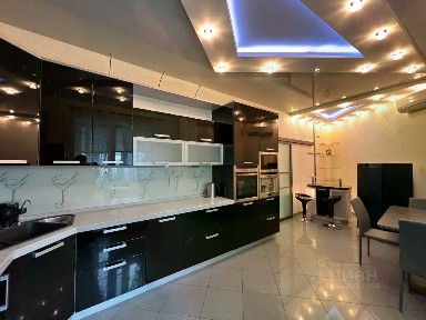 Сдается 4-комн. квартира, 140 м²