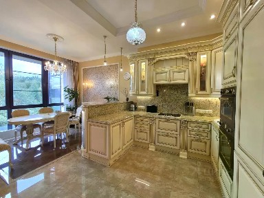 Продается 3-комн. квартира, 113,6 м²