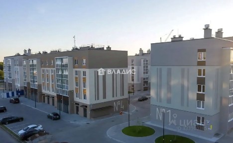 Калининградская область, Гурьевский муниципальный округ, Большое Исаково поселок, ул. Василия Сухомлинского, 1к3