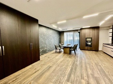 Сдается 3-комн. квартира, 130 м²