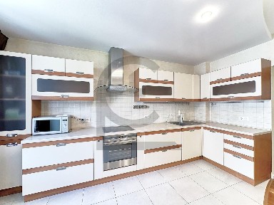 Сдается 4-комн. квартира, 115 м²