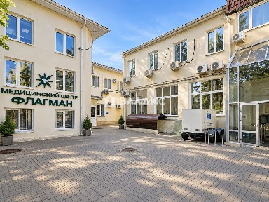 Ростовская область, Ростов-на-Дону, р-н Пролетарский, мкр. Нахичевань, Советская ул., 17