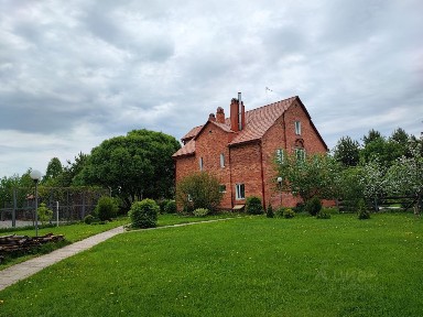 Сдается 3-этажный дом, 300 м²