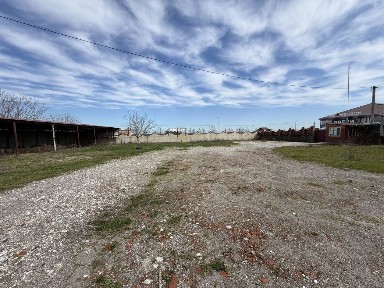 Продается торговая площадь, 385 м²