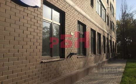 Ростовская область, Ростов-на-Дону, р-н Ворошиловский, мкр. Нариманова, ул. Ларина, 45с1
