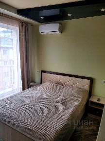 Приморский край, Владивосток, р-н Ленинский, мкр. Центр, ул. Махалина, 10