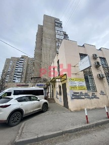 Ростовская область, Ростов-на-Дону, р-н Ворошиловский, мкр. Северный, просп. Космонавтов, 11