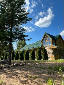 Продается 2-этажный дом, 390 м²