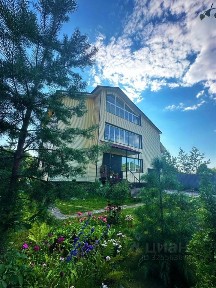 Продается 4-этажный коттедж, 350 м²