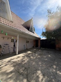 Сдается 2-этажный дом, 300 м²
