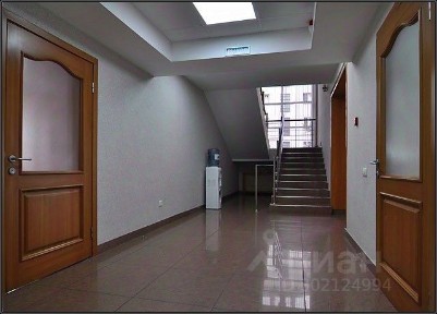 Продается 3-этажный дом, 1 010 м²