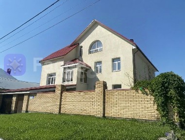 Продается 3-этажный дом, 424 м²