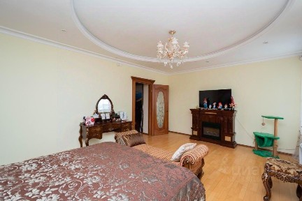 Продается 3-комн. квартира, 183,9 м²