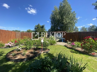 Продается 1/2 часть дома, 114,4 м²