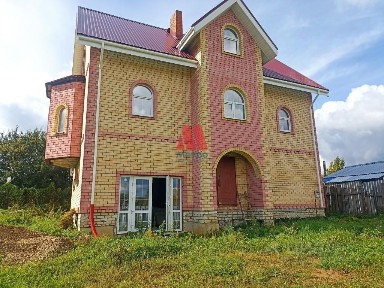 Продается 3-этажный дом, 183,2 м²