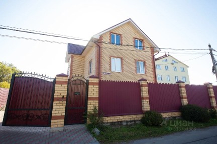 Продается 3-этажный дом, 310 м²