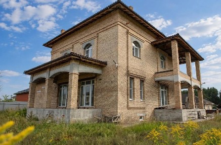 Продается 3-этажный коттедж, 650 м²