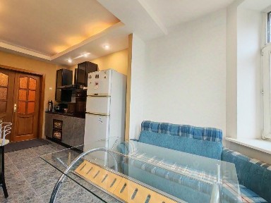 Продается 2-комн. квартира, 67 м²