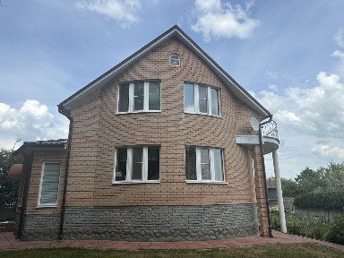Продается 3-этажный дом, 209 м²