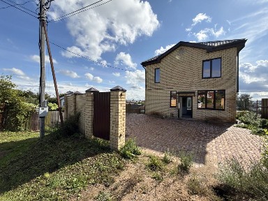 Продается 3-этажный дом, 255 м²