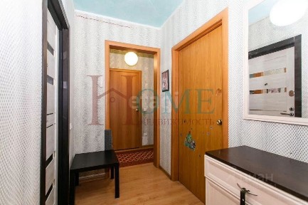 Новосибирская область, Новосибирск, р-н Кировский, мкр. Затулинский, ул. Виктора Уса, 15