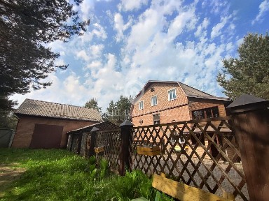 Продается 3-этажный дом, 280 м²