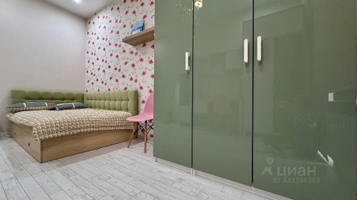Продается 5-комн. квартира, 215 м²