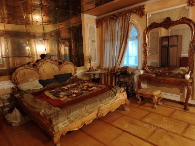 Продается 2-этажный дом, 245 м²