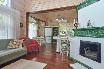Продается 2-этажный дом, 401 м²