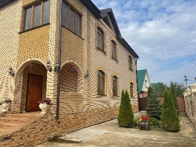 Продается 2-этажный дом, 291 м²