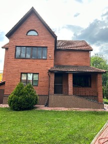 Продается 3-этажный коттедж, 320 м²