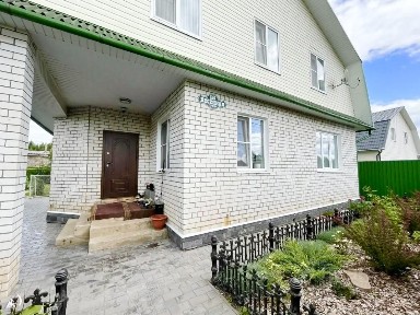 Продается 2-этажный дом, 190 м²