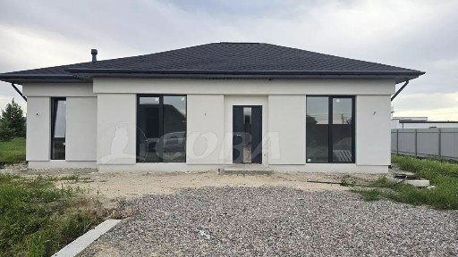 Продается 1-этажный дом, 93 м²